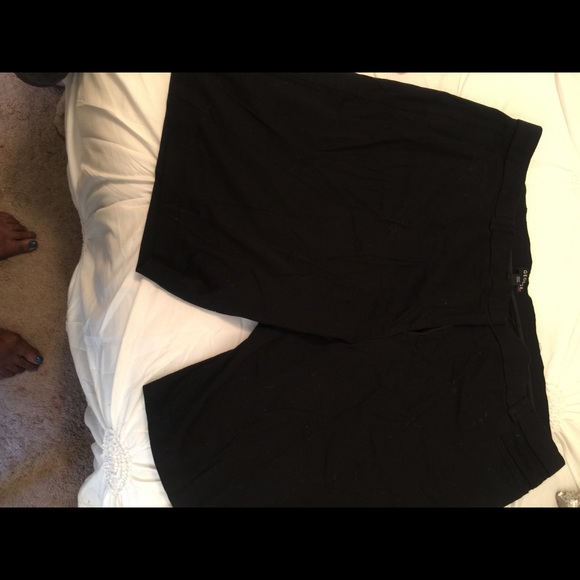 Shorts - Picture 3 of 3